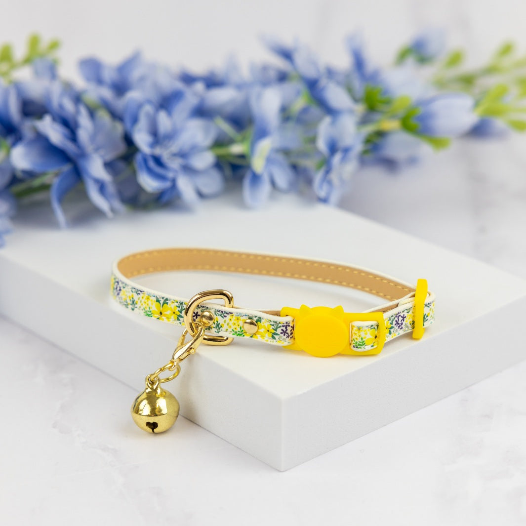 Little Blossom cat collar.