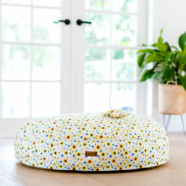 Sunshine on my Mind cuddle bud dog bed in large.