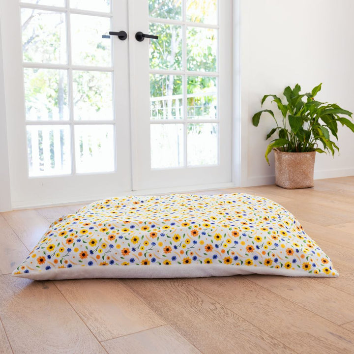 Sunshine on my Mind Cosy Cloud dog bed.