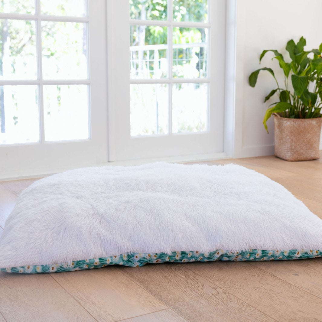 Underside of the Sweet Like Honey - Daisy Fields Cosy Cloud dog bed.