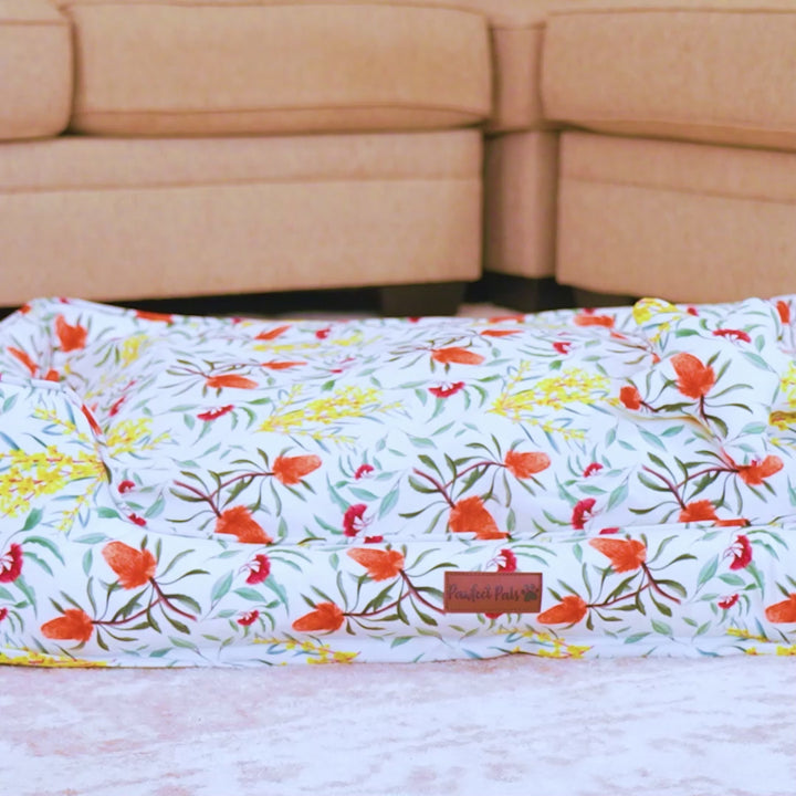 Australian Beauties - Flora Snuggle Bud Dog Bed