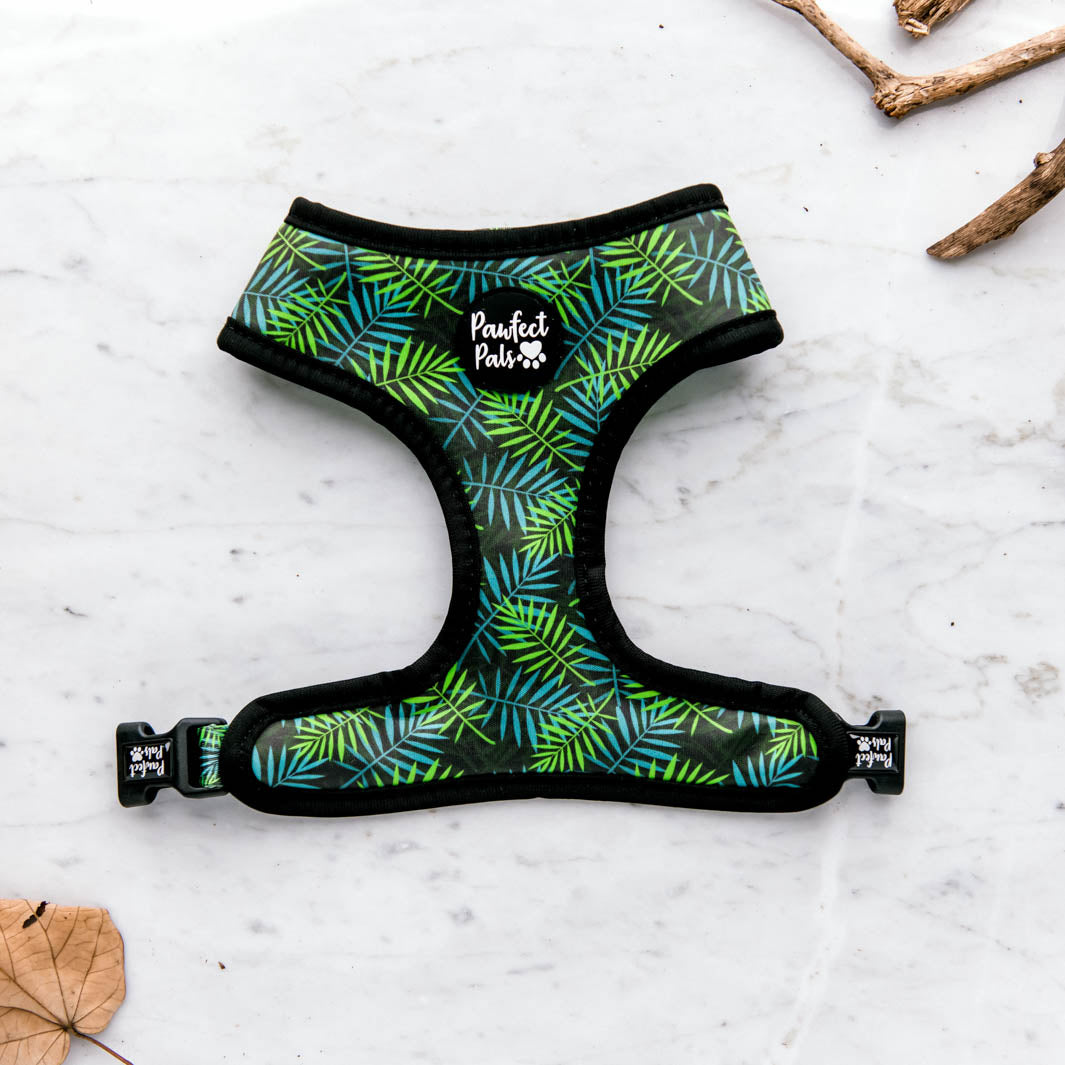 Jungle design on the Don't Worry, Don't Hurry reversible harness.